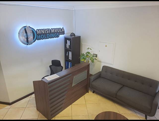 100M² OFFICE FOR SALE IN LOMBARDY ESTATE